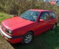 Красный Фольксваген Гольф, объемом двигателя 1.78 л и пробегом 192 тыс. км за 2000 $, фото 1 на Automoto.ua