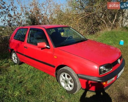 Красный Фольксваген Гольф, объемом двигателя 1.78 л и пробегом 192 тыс. км за 2000 $, фото 3 на Automoto.ua