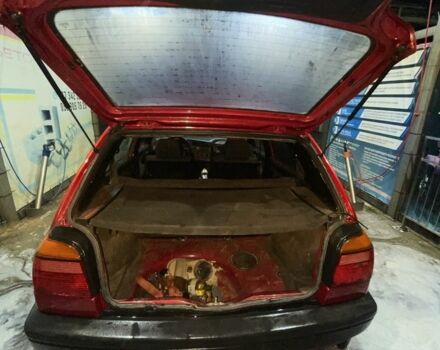 Красный Фольксваген Гольф, объемом двигателя 1.4 л и пробегом 294 тыс. км за 950 $, фото 2 на Automoto.ua