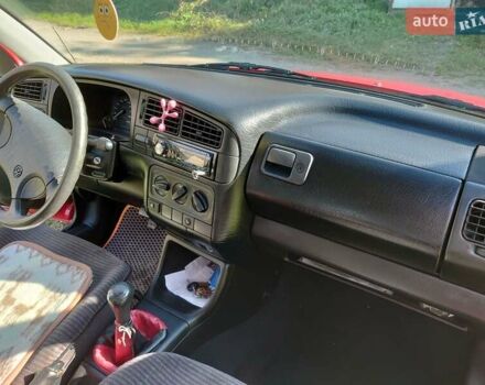 Красный Фольксваген Гольф, объемом двигателя 1.78 л и пробегом 192 тыс. км за 2000 $, фото 9 на Automoto.ua