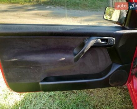 Красный Фольксваген Гольф, объемом двигателя 1.78 л и пробегом 192 тыс. км за 2000 $, фото 13 на Automoto.ua