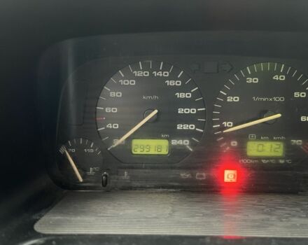 Червоний Фольксваген Гольф, об'ємом двигуна 2 л та пробігом 300 тис. км за 2200 $, фото 6 на Automoto.ua