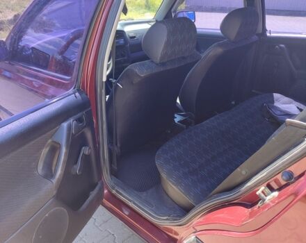 Красный Фольксваген Гольф, объемом двигателя 1.8 л и пробегом 325 тыс. км за 2200 $, фото 11 на Automoto.ua