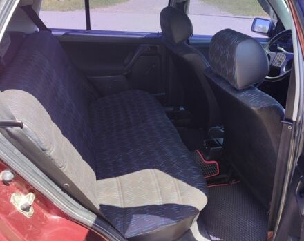 Красный Фольксваген Гольф, объемом двигателя 1.8 л и пробегом 325 тыс. км за 2200 $, фото 13 на Automoto.ua