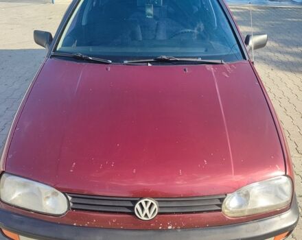 Красный Фольксваген Гольф, объемом двигателя 1.8 л и пробегом 325 тыс. км за 2200 $, фото 2 на Automoto.ua