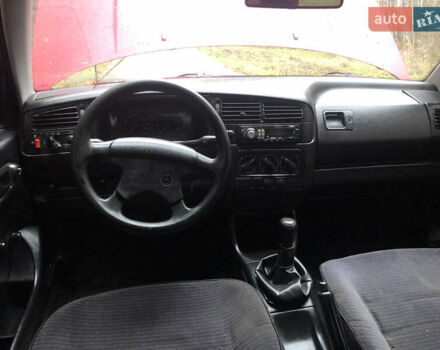 Червоний Фольксваген Гольф, об'ємом двигуна 1.78 л та пробігом 294 тис. км за 1550 $, фото 8 на Automoto.ua