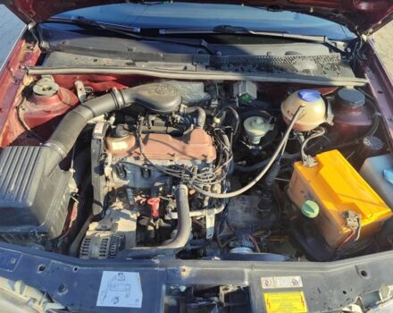 Красный Фольксваген Гольф, объемом двигателя 1.8 л и пробегом 325 тыс. км за 2200 $, фото 15 на Automoto.ua