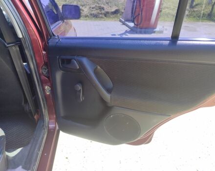 Красный Фольксваген Гольф, объемом двигателя 1.8 л и пробегом 325 тыс. км за 2200 $, фото 12 на Automoto.ua