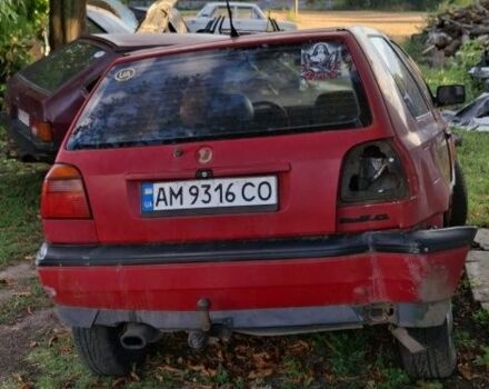 Красный Фольксваген Гольф, объемом двигателя 1.6 л и пробегом 367 тыс. км за 650 $, фото 2 на Automoto.ua