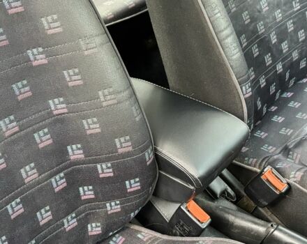 Красный Фольксваген Гольф, объемом двигателя 1.6 л и пробегом 280 тыс. км за 2000 $, фото 8 на Automoto.ua