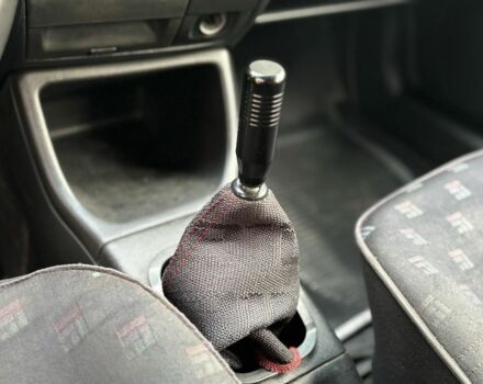 Красный Фольксваген Гольф, объемом двигателя 1.6 л и пробегом 280 тыс. км за 2000 $, фото 7 на Automoto.ua