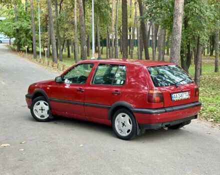 Красный Фольксваген Гольф, объемом двигателя 1.6 л и пробегом 280 тыс. км за 2000 $, фото 1 на Automoto.ua