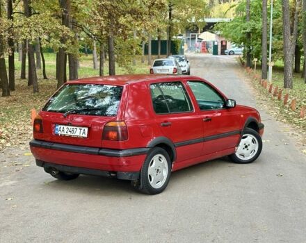 Красный Фольксваген Гольф, объемом двигателя 1.6 л и пробегом 280 тыс. км за 2000 $, фото 3 на Automoto.ua