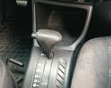 Красный Фольксваген Гольф, объемом двигателя 1.8 л и пробегом 225 тыс. км за 1800 $, фото 6 на Automoto.ua