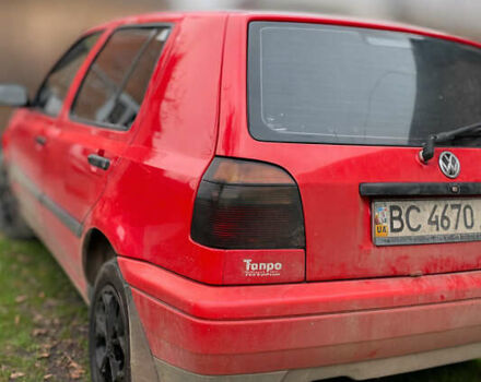 Красный Фольксваген Гольф, объемом двигателя 1.8 л и пробегом 260 тыс. км за 800 $, фото 1 на Automoto.ua