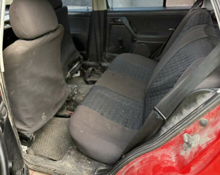 Красный Фольксваген Гольф, объемом двигателя 1.8 л и пробегом 260 тыс. км за 800 $, фото 5 на Automoto.ua