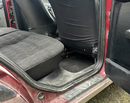 Червоний Фольксваген Гольф, об'ємом двигуна 1.6 л та пробігом 255 тис. км за 2350 $, фото 5 на Automoto.ua