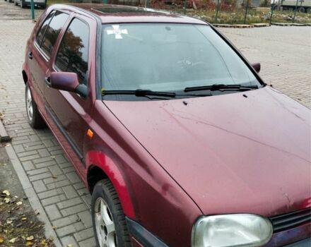 Красный Фольксваген Гольф, объемом двигателя 1.4 л и пробегом 265 тыс. км за 1500 $, фото 4 на Automoto.ua