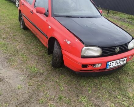 Красный Фольксваген Гольф, объемом двигателя 1.6 л и пробегом 320 тыс. км за 1200 $, фото 2 на Automoto.ua