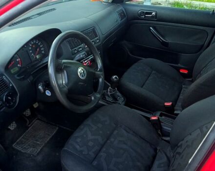 Красный Фольксваген Гольф, объемом двигателя 1.4 л и пробегом 0 тыс. км за 3300 $, фото 2 на Automoto.ua