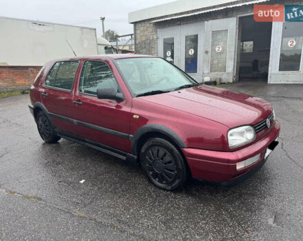 Красный Фольксваген Гольф, объемом двигателя 1.4 л и пробегом 125 тыс. км за 3500 $, фото 2 на Automoto.ua