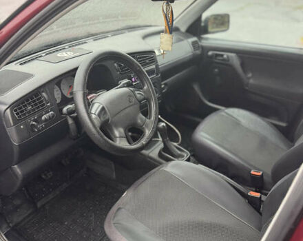 Красный Фольксваген Гольф, объемом двигателя 1.4 л и пробегом 125 тыс. км за 3500 $, фото 13 на Automoto.ua