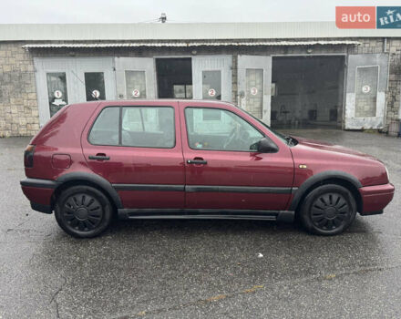Красный Фольксваген Гольф, объемом двигателя 1.4 л и пробегом 125 тыс. км за 3500 $, фото 3 на Automoto.ua