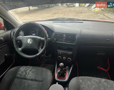 Красный Фольксваген Гольф, объемом двигателя 1.4 л и пробегом 180 тыс. км за 3200 $, фото 30 на Automoto.ua
