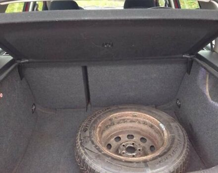 Червоний Фольксваген Гольф, об'ємом двигуна 1.39 л та пробігом 305 тис. км за 2800 $, фото 6 на Automoto.ua