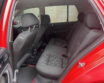 Красный Фольксваген Гольф, объемом двигателя 1.4 л и пробегом 170 тыс. км за 3100 $, фото 6 на Automoto.ua
