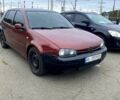 Красный Фольксваген Гольф, объемом двигателя 1.6 л и пробегом 310 тыс. км за 2000 $, фото 1 на Automoto.ua