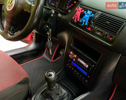 Червоний Фольксваген Гольф, об'ємом двигуна 1.6 л та пробігом 216 тис. км за 3200 $, фото 20 на Automoto.ua