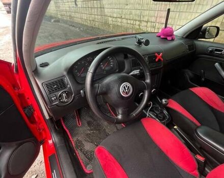 Червоний Фольксваген Гольф, об'ємом двигуна 1.39 л та пробігом 311 тис. км за 3400 $, фото 13 на Automoto.ua