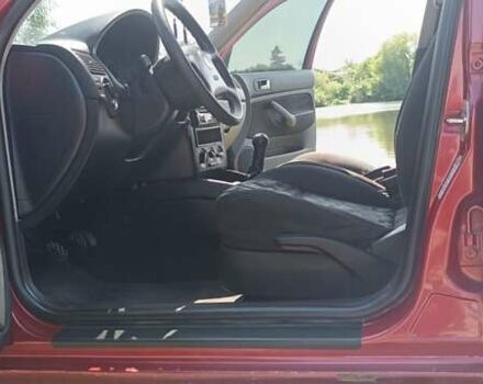 Красный Фольксваген Гольф, объемом двигателя 1.6 л и пробегом 274 тыс. км за 4300 $, фото 7 на Automoto.ua