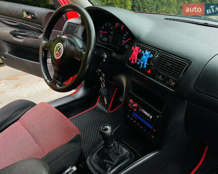 Червоний Фольксваген Гольф, об'ємом двигуна 1.6 л та пробігом 216 тис. км за 3200 $, фото 15 на Automoto.ua