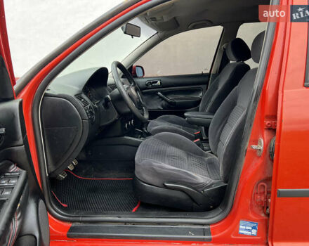 Фольксваген Гольф 1998 у Тульчине на Automoto.ua Червоний Фольксваген Гольф, об'ємом двигуна 1.39 л та пробігом 300 тис. км за 3000 $, фото 17 на Automoto.ua