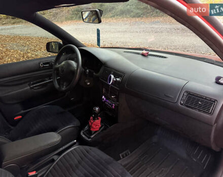 Красный Фольксваген Гольф, объемом двигателя 1.9 л и пробегом 499 тыс. км за 4300 $, фото 23 на Automoto.ua