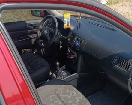 Красный Фольксваген Гольф, объемом двигателя 1.6 л и пробегом 274 тыс. км за 4300 $, фото 10 на Automoto.ua