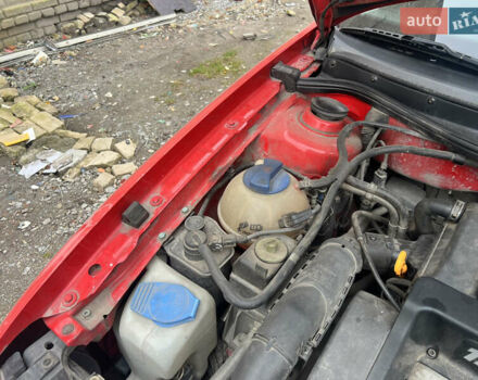 Красный Фольксваген Гольф, объемом двигателя 1.4 л и пробегом 180 тыс. км за 3200 $, фото 33 на Automoto.ua