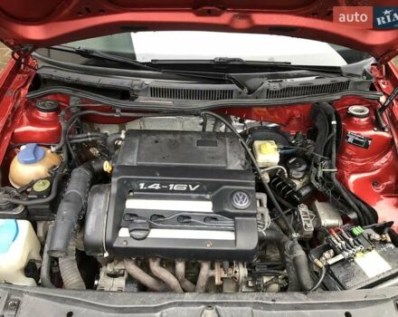 Червоний Фольксваген Гольф, об'ємом двигуна 1.39 л та пробігом 261 тис. км за 3000 $, фото 9 на Automoto.ua