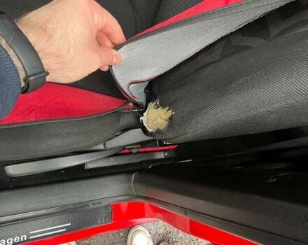 Червоний Фольксваген Гольф, об'ємом двигуна 1.39 л та пробігом 311 тис. км за 3400 $, фото 11 на Automoto.ua