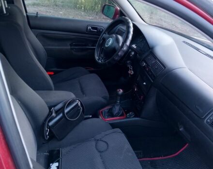 Червоний Фольксваген Гольф, об'ємом двигуна 1.6 л та пробігом 280 тис. км за 4400 $, фото 6 на Automoto.ua