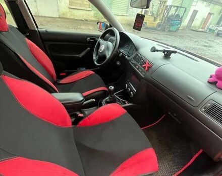 Червоний Фольксваген Гольф, об'ємом двигуна 1.39 л та пробігом 311 тис. км за 3400 $, фото 17 на Automoto.ua