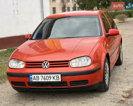 Красный Фольксваген Гольф, объемом двигателя 1.39 л и пробегом 308 тыс. км за 3000 $, фото 1 на Automoto.ua