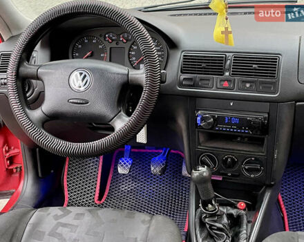 Червоний Фольксваген Гольф, об'ємом двигуна 1.4 л та пробігом 240 тис. км за 2999 $, фото 6 на Automoto.ua