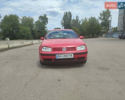 Красный Фольксваген Гольф, объемом двигателя 1.6 л и пробегом 396 тыс. км за 3700 $, фото 1 на Automoto.ua