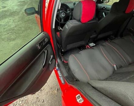 Червоний Фольксваген Гольф, об'ємом двигуна 1.39 л та пробігом 311 тис. км за 3400 $, фото 15 на Automoto.ua