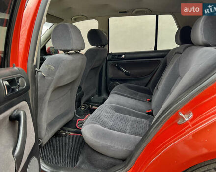 Красный Фольксваген Гольф, объемом двигателя 1.39 л и пробегом 308 тыс. км за 3000 $, фото 18 на Automoto.ua
