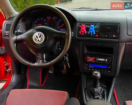 Червоний Фольксваген Гольф, об'ємом двигуна 1.6 л та пробігом 216 тис. км за 3200 $, фото 14 на Automoto.ua