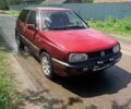Красный Фольксваген Гольф, объемом двигателя 1.6 л и пробегом 222 тыс. км за 1750 $, фото 1 на Automoto.ua
